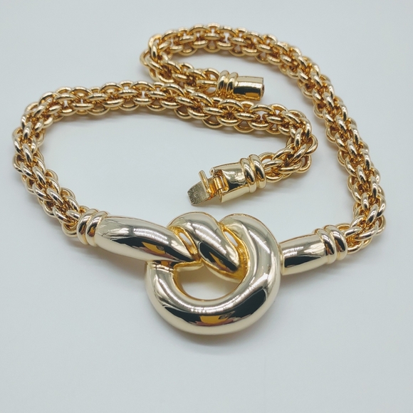 Vintage Les Bernard Chunky Gold Tone Pretzel Knot Statement Necklace - Picture 3 of 9
